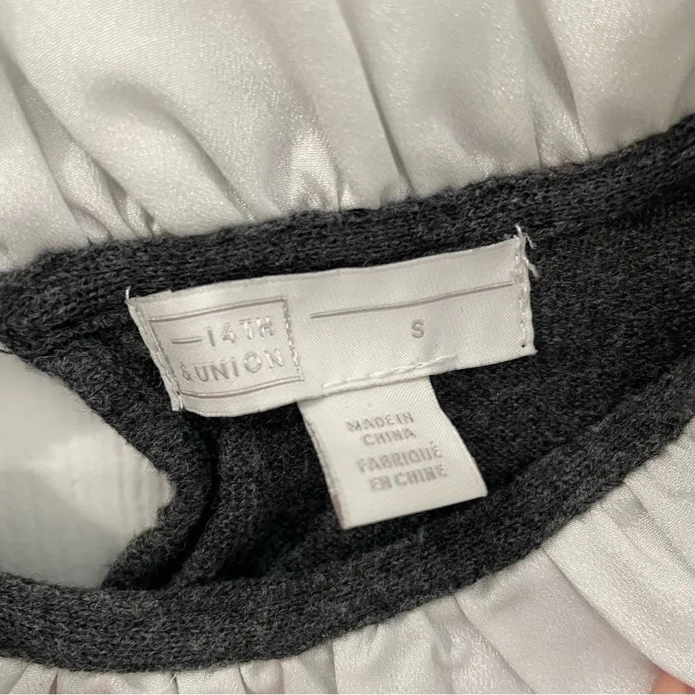 14th & Union Gray Sweater White Ruffle Collar and Cuffs Women’s Size S